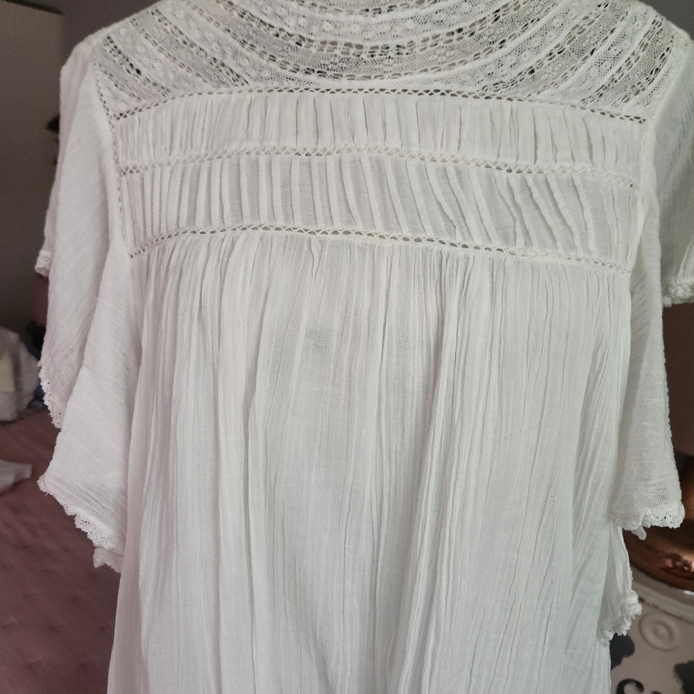 Womens cropped linen blouse